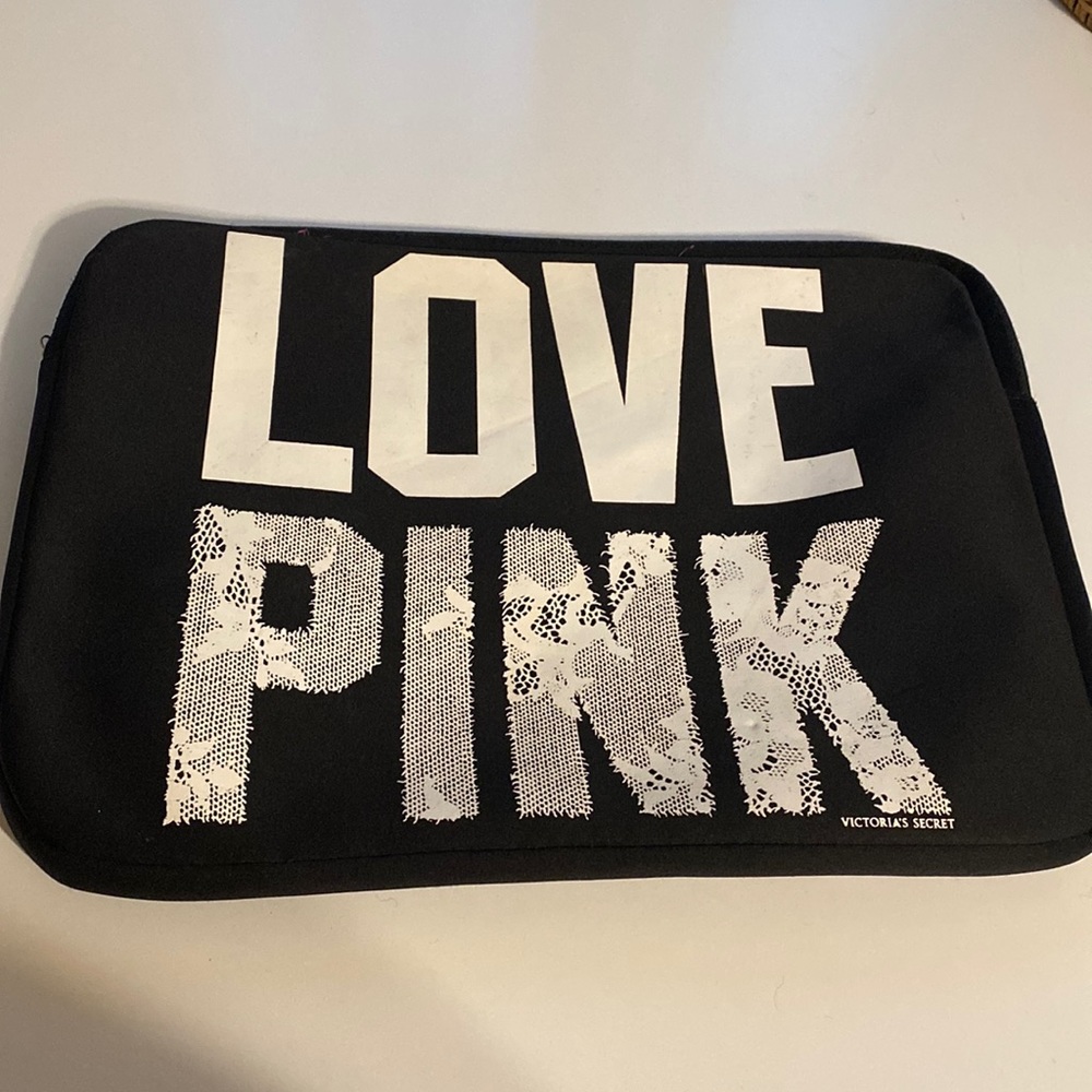 LOVE PINK MacBook carrying case